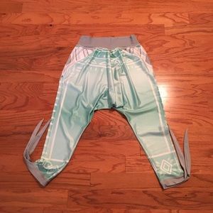 Arthletic wear mint harem capris